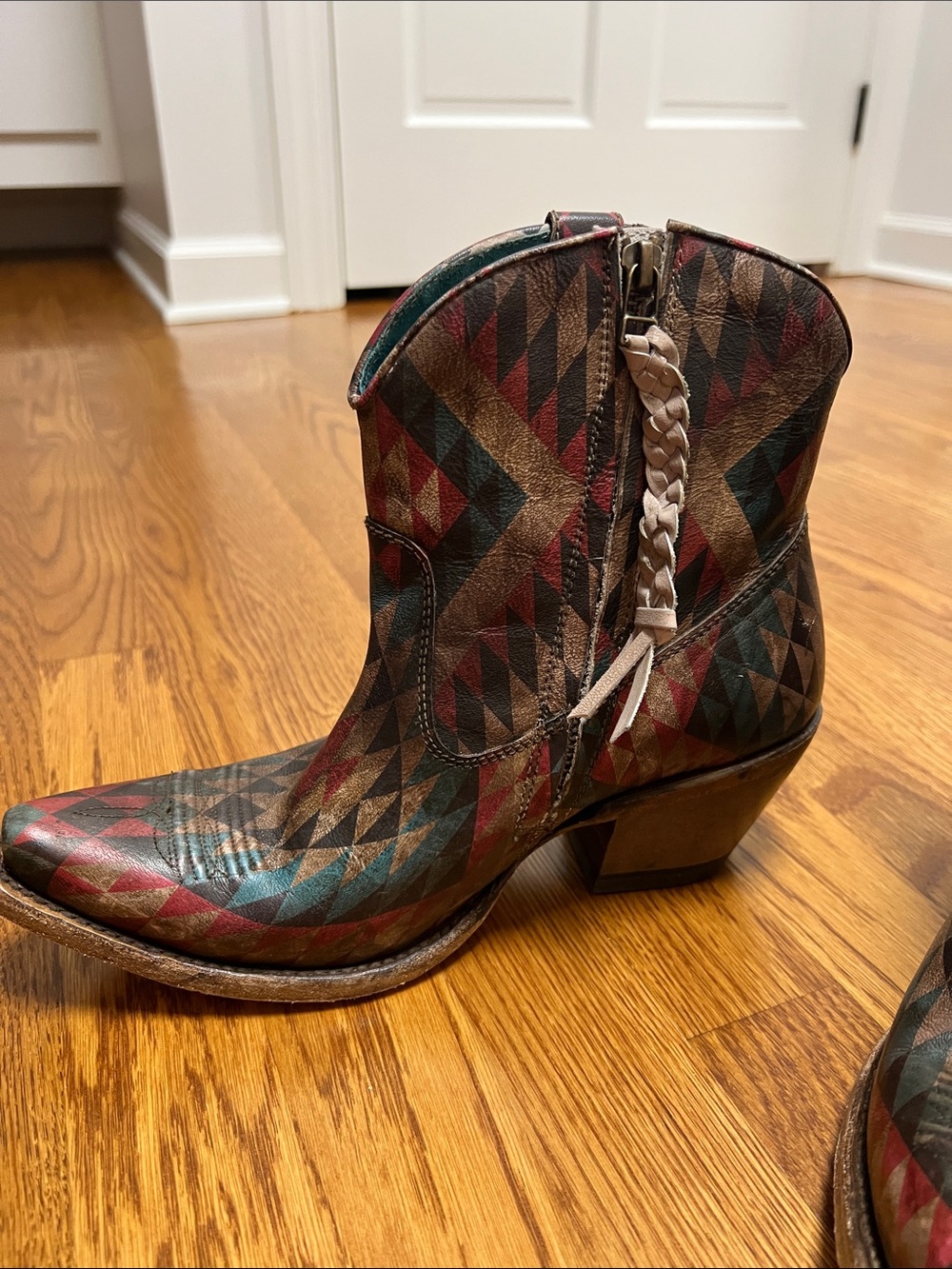 Ariat Circuit Cruz - Eye Dazzler Aztec Cowgirl Boots - Size 8 - Picture 4 of 6